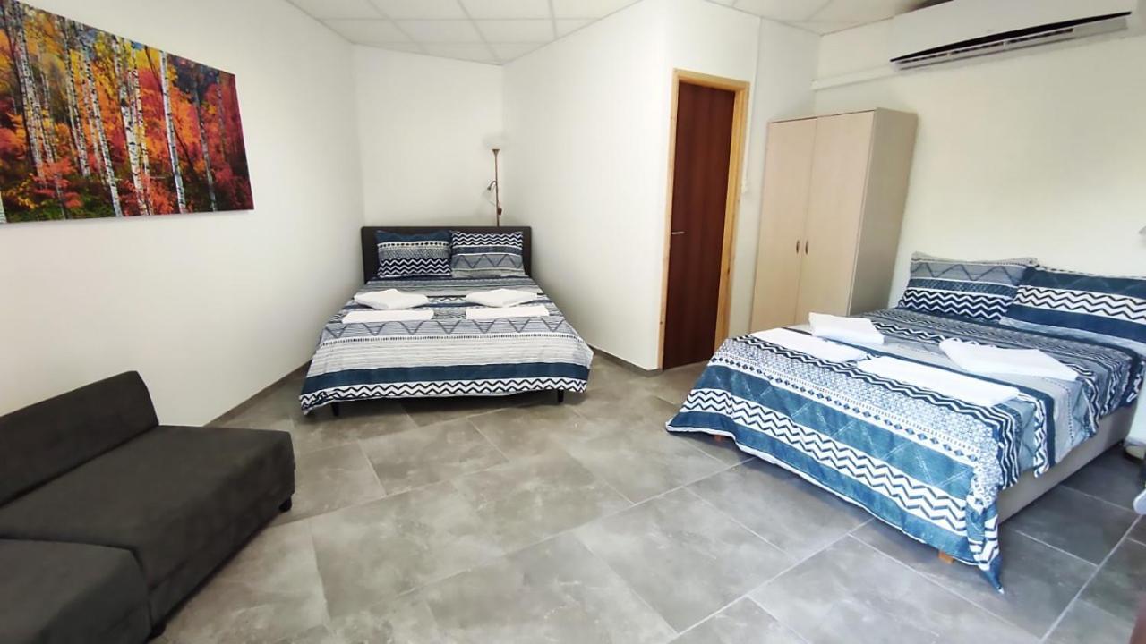 Guest House "Villa Klara Eilat" Heated Pool And Sauna All Year Round Exteriör bild